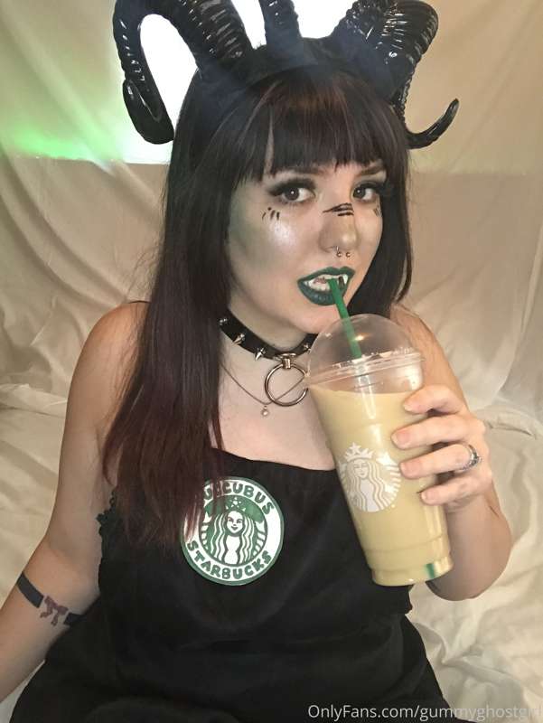 You’ve heard of Goth IHOP and Catgirl Chipotle, but what abo.. 20