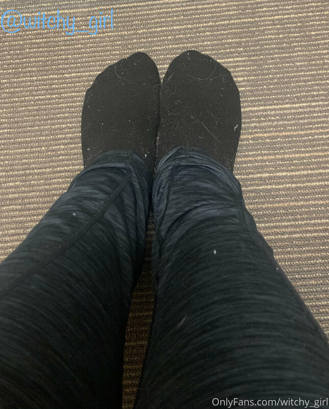 Where are my feet lovers at? ?

Before you come at me, it’s .. 2