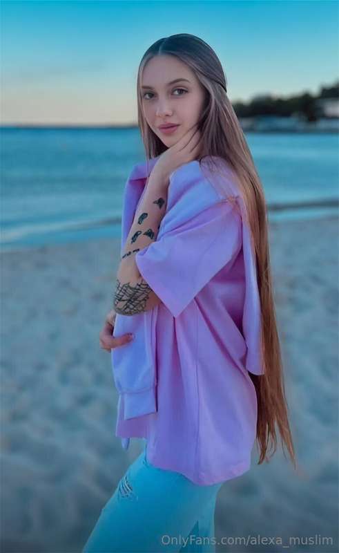 This super cute and playful girl @kitty.polina loves sucking..
