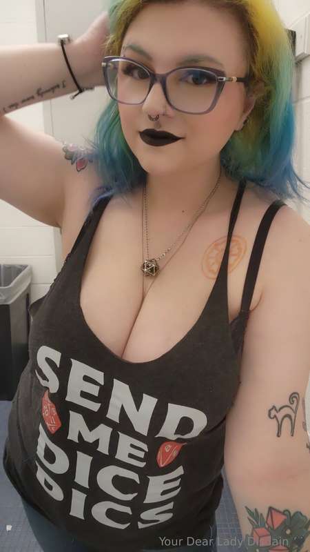 Just reminding you guys that I'm on Twitch now! Gimme a foll.. 2