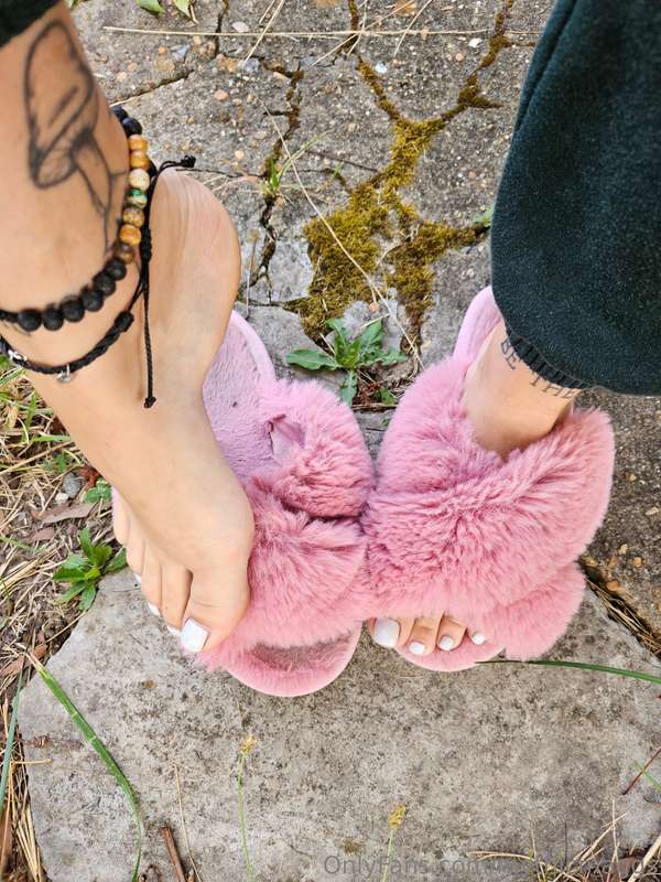 my favorite fuzzy slippers<3 1