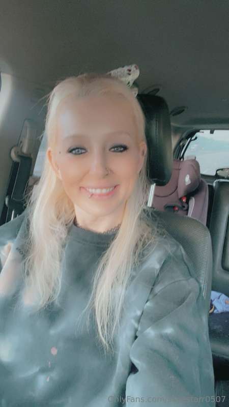 I’m ME laid back fun sexy and chill. Everyone who’s met me k.. 16