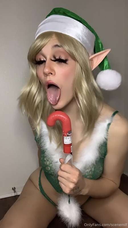 does Santa need a little helper 🎄🥰 3