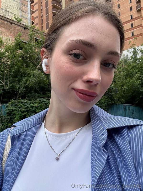 Good morning☀️ I always take lip gloss with me on a walk - i..