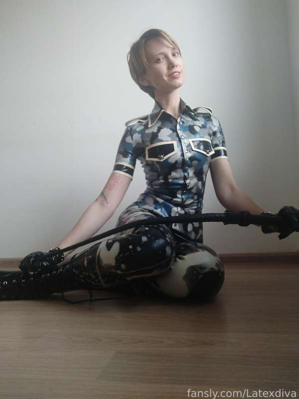 Latexdiva - Fansly - 22 Aug, 2022 12