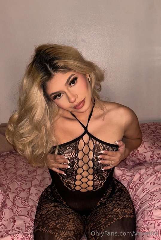 whoever tips me good gets a nude 😍🫶🏻🥰