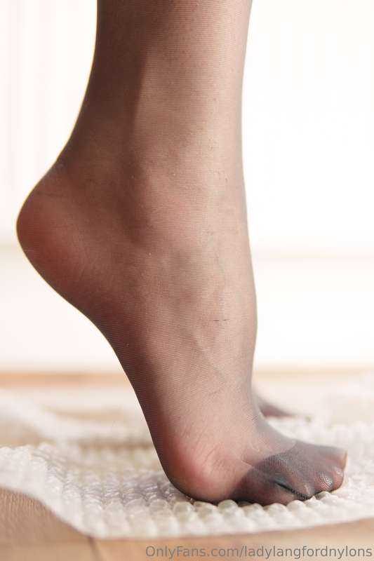 I know you might want to see a little more of my sexy reinfo.. 7
