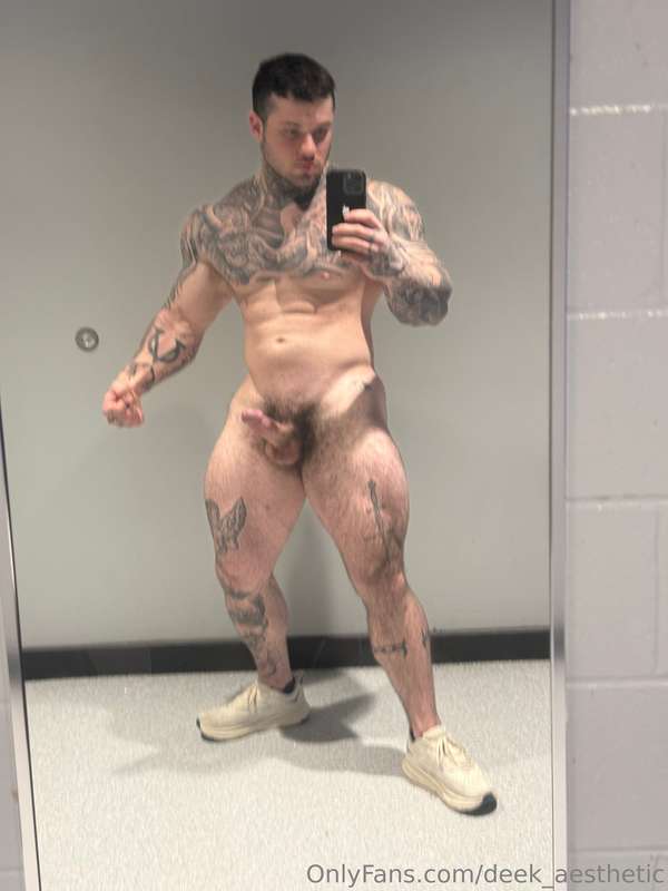 Imagine if you walked in….. 🥵😍 2