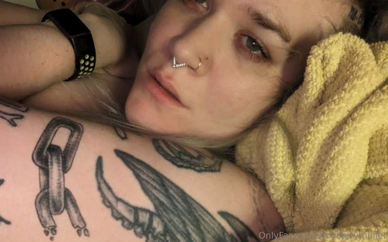 🖤 mashed but isn't it a good photo 🖤