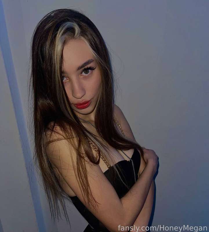 Honeymegan - Fansly - 14 Oct, 2023