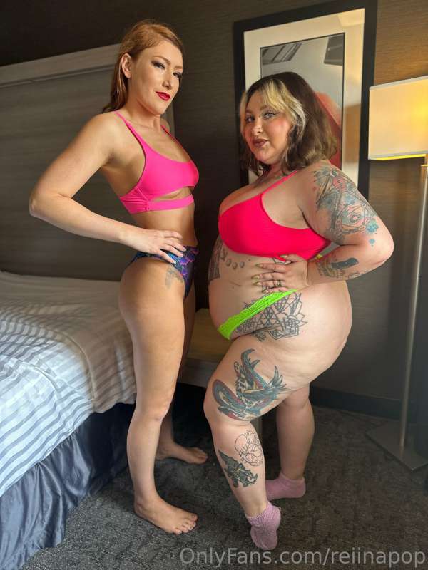 @empress-of-the-north and I bringing you some sexy size comp.. 2