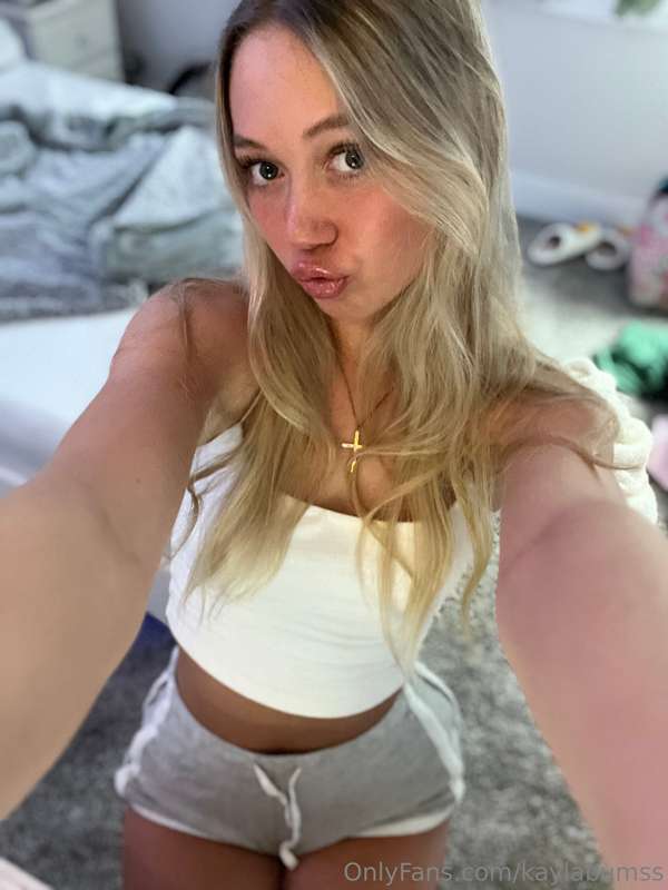 kisses for this week🥰 what are your plans?😏