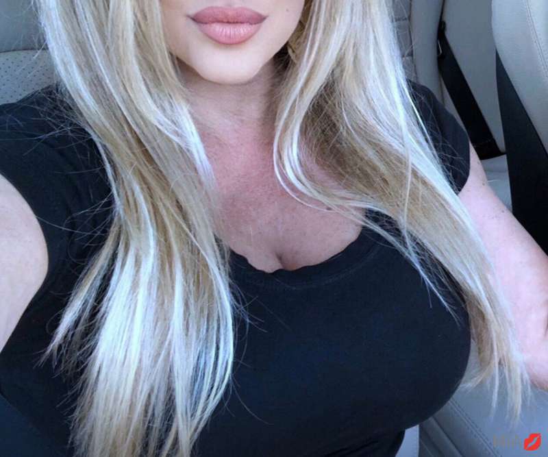 do you think I have kissable lips? 🤭