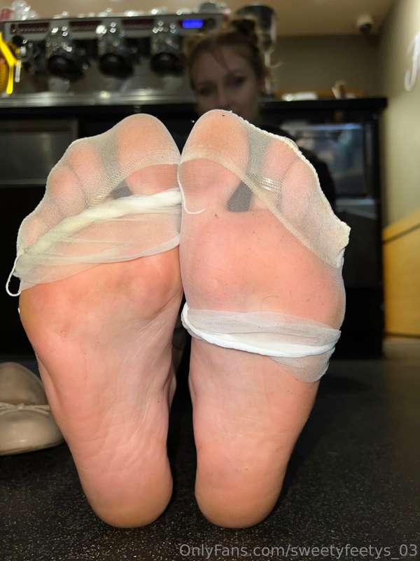 Those nylons are so sweaty … come smell them 🔥 8