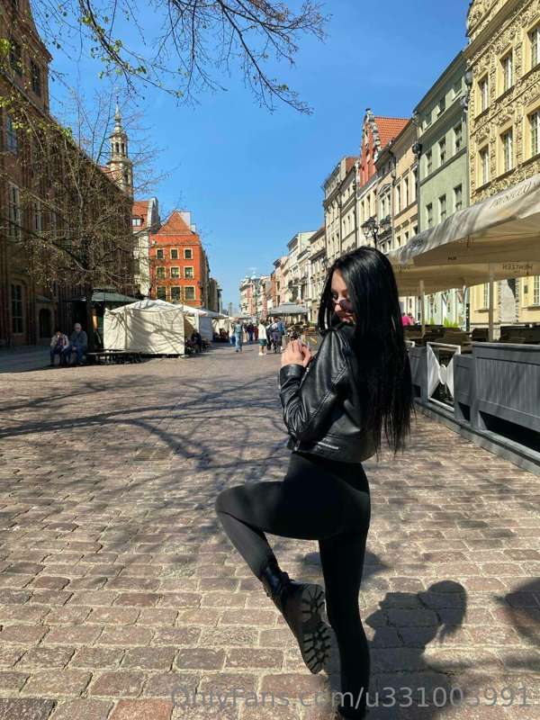 We travel not to escape life, but for life not to escape us💞