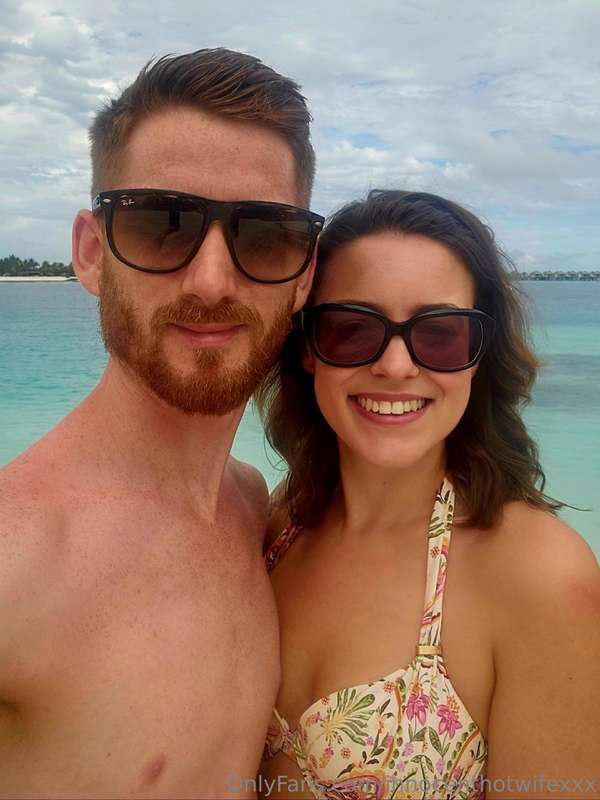 Selfie with @innocenthubbyxxx before we snorkel for the whol..