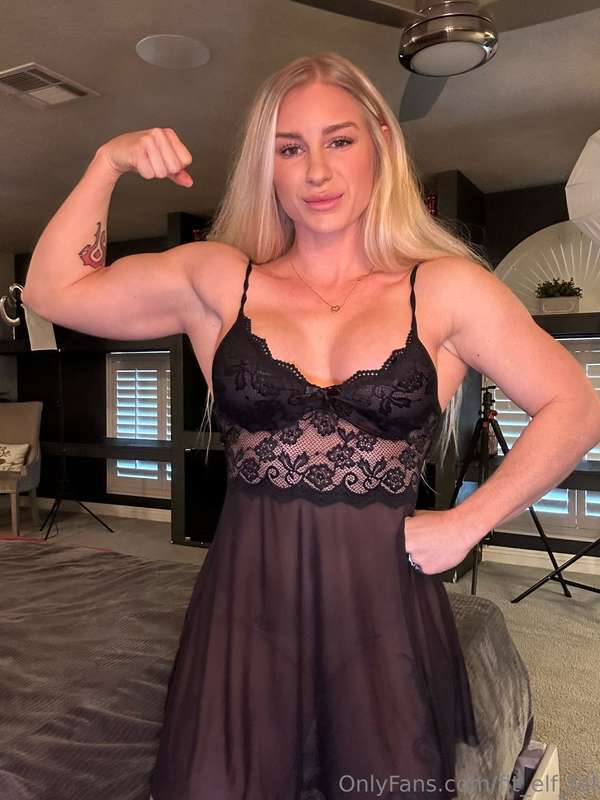 Tip $5 if you’d wrestle me and think you’ll win and I’ll tel..