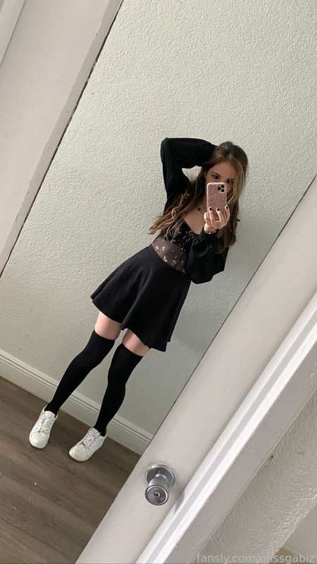 Missgabiz - Fansly - 20 Apr, 2022