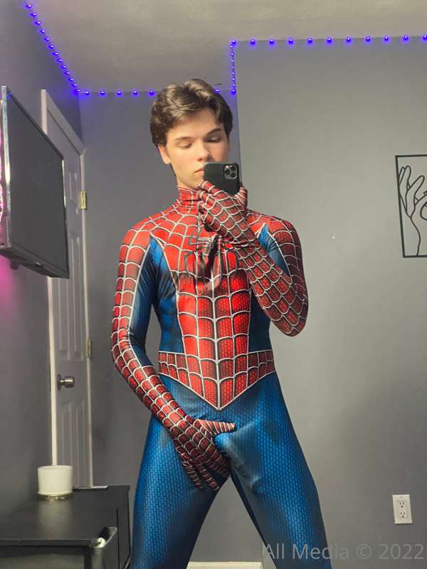 Who wants a Spider-Man post??🕸🍆 Comment if you’d buy this se..