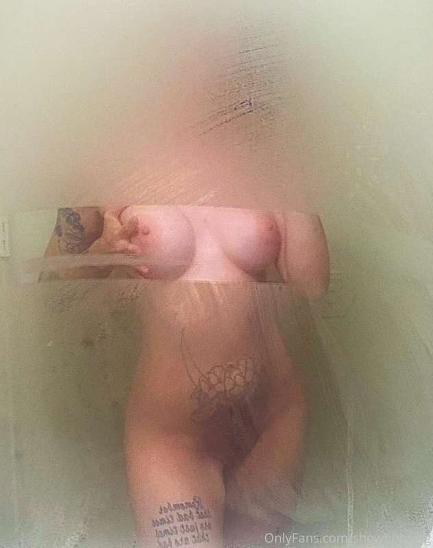 some *steamy* pics for y’all heh 🥴😅  I was thinking: do y’al..