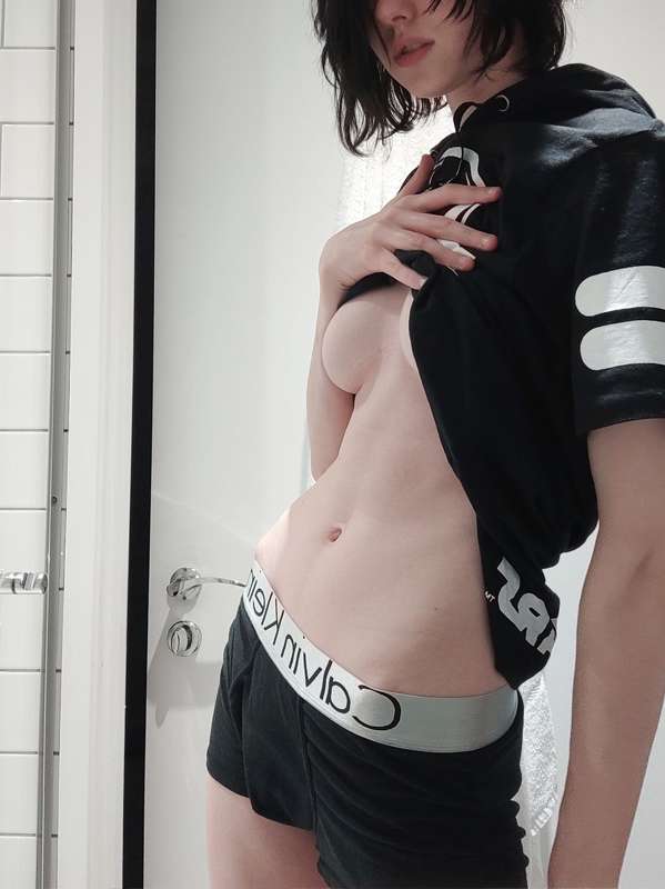 Little_Emo_Kitten - Fansly - 29 Jul, 2022 2