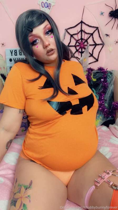 pum pum pumpkinnnnn 🎃 do you see how big my empty belly is n.. 26