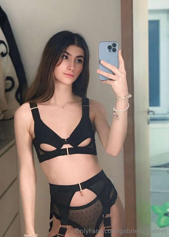 Subscribe to the profile @xelenadelia and get content after ..