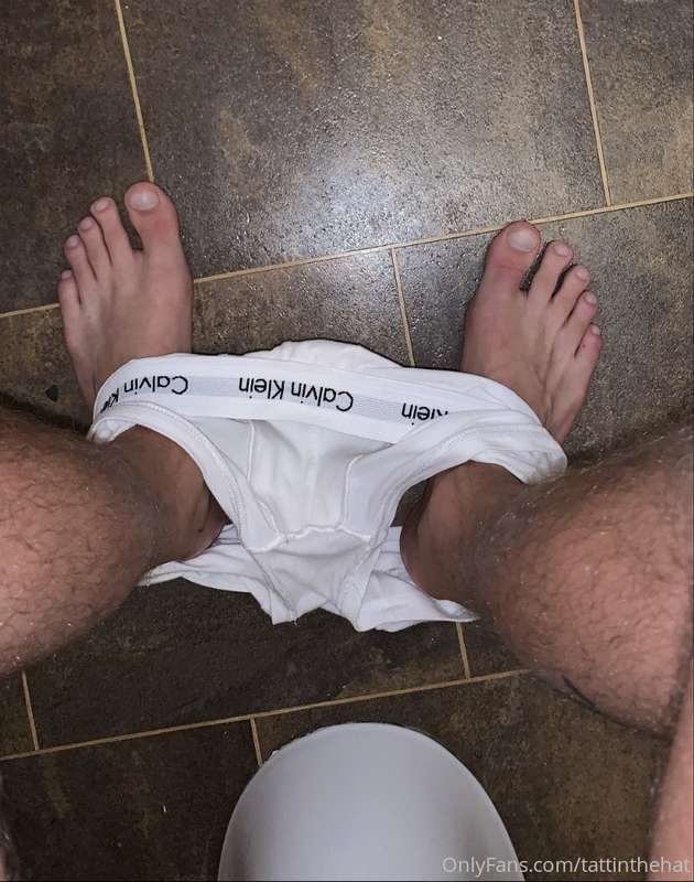 👣