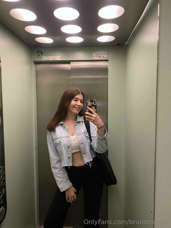 I want warm weather again so I can go out in these clothes🙄🙄