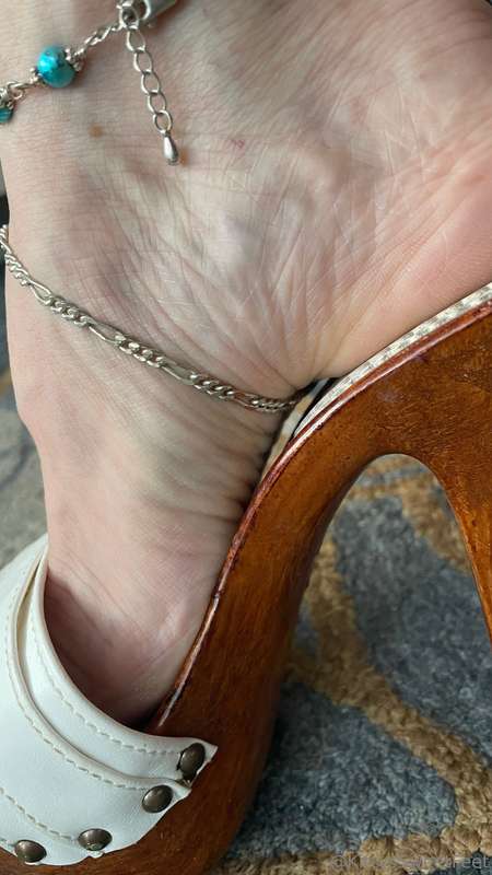 Shall we squeeze you in under my sky high arches? 2