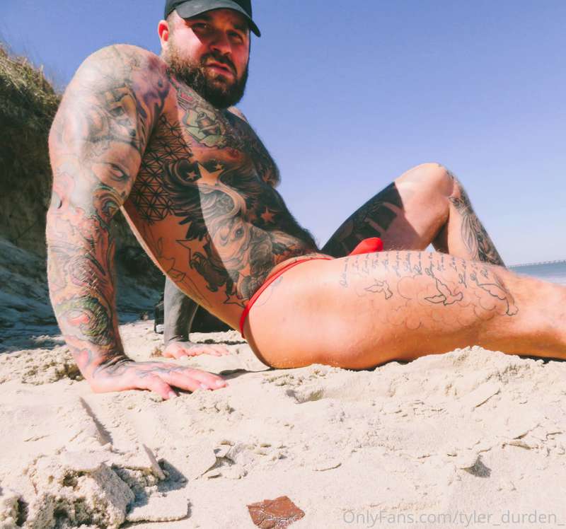 Cum and have a seat next to me 🏖