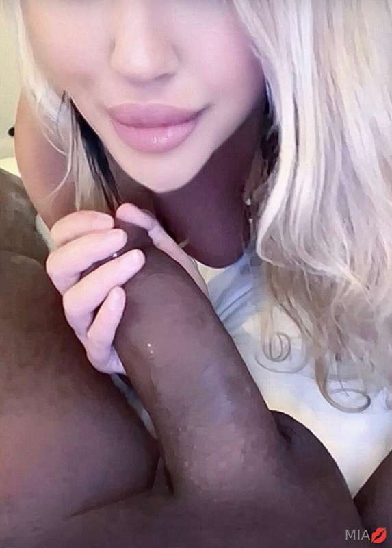 🖤 Big Black Cock Finished In My Mouth… And I Begged for More..