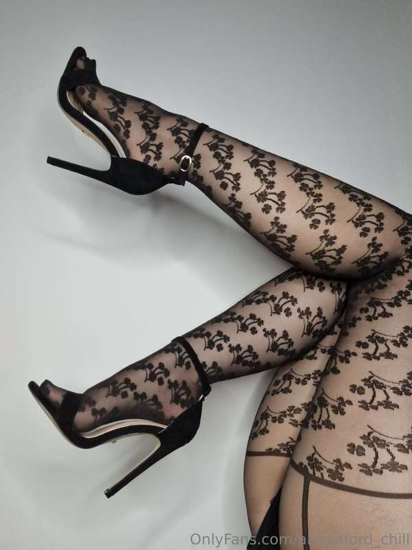 Pretty in nylon, don't you think? 😋 7