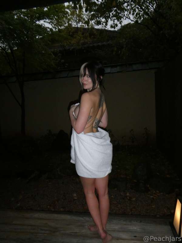 “this onsen photoset changed who I am as a man” -Bill Clinto..
