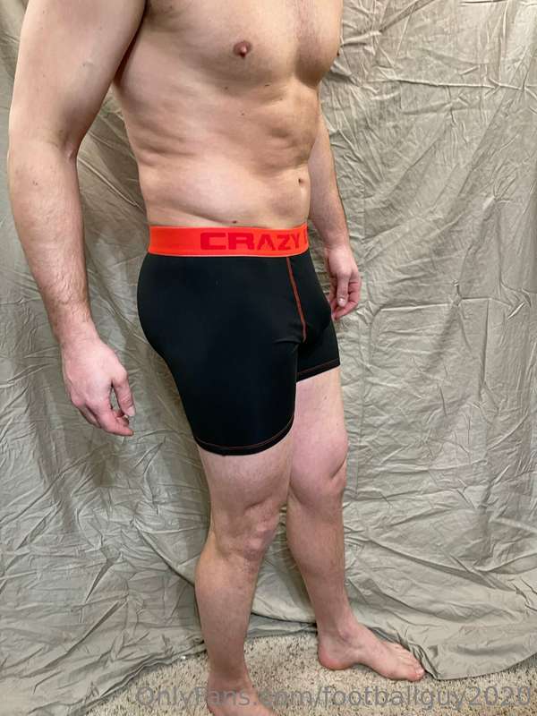 don't you just wanna suck on his amazing nipples! 9