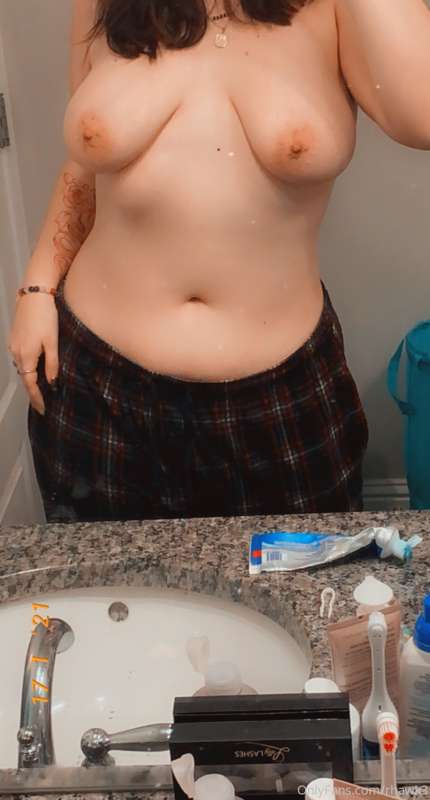 All boobies built different 😳