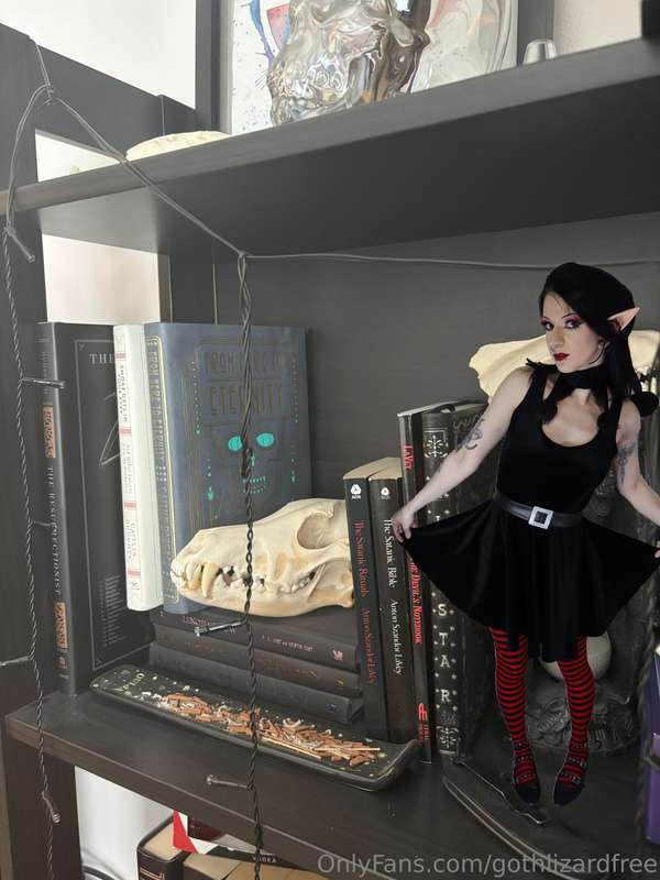 Are you gonna read my books?See the NSFW version on my premi..