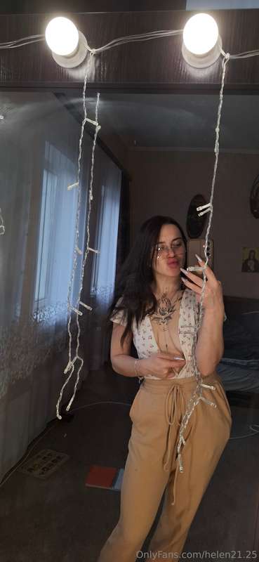 Helen21.25 - Onlyfans - 22 Dec, 2024