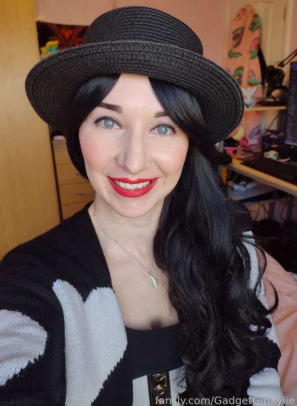 Gadgetgirlkylie - Fansly - 01 Nov, 2023 1