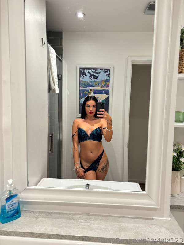 mirror selfies 