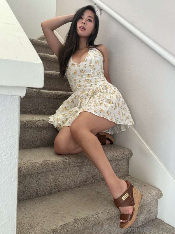 does me in a sundress get you smilin’? ☀️ 5