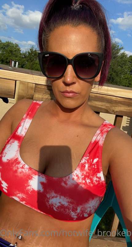 More pool days bc why not?! If it’s hot ima be in the pool!!..