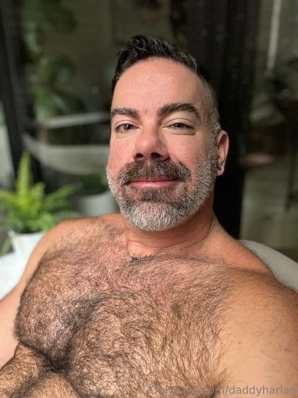Face-pic Friday. 
(Not to be confused with Throat Thursday w..