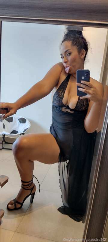 Para los amantes de mis pies 🤩 papi te gusta como se te pone.. 2