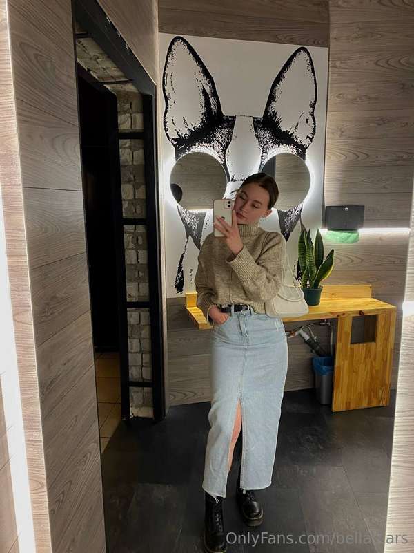 photo in the mirror today✅