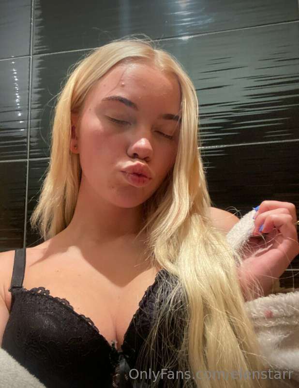 I give you a sweet kiss🥰