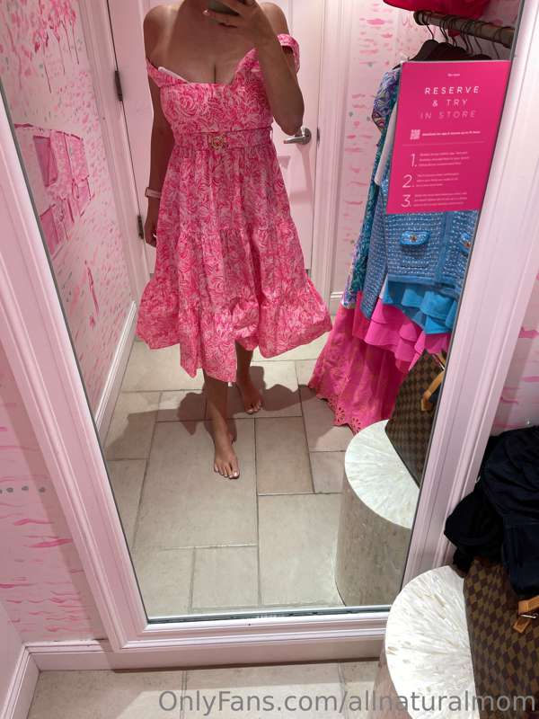 Post before bed 😋
Went to the mall today and did a try on 🤗 .. 1