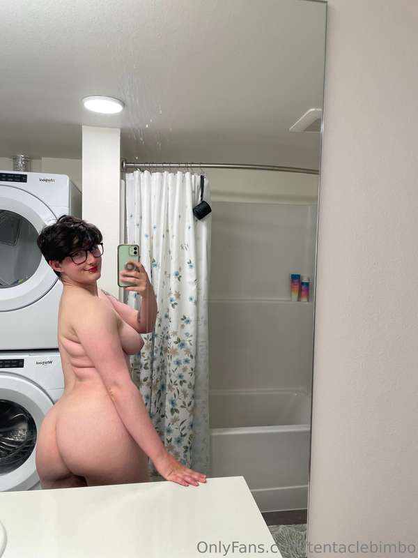 Moved into a new place with this amaaaazing mirror so expect..