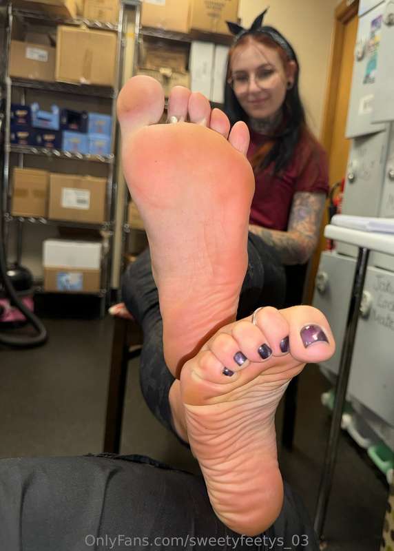 POV. Your favourite barista puts her feet on your lap and as.. 2