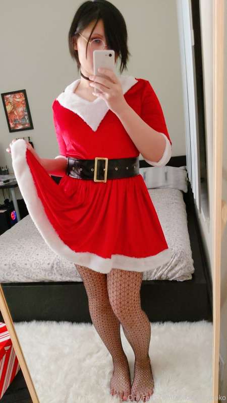full set upload from last year, please enjoy while i hurry a.. 23